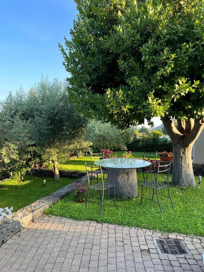 La Casa Dell'Alloro Zafferana Etnea Exteriör bild