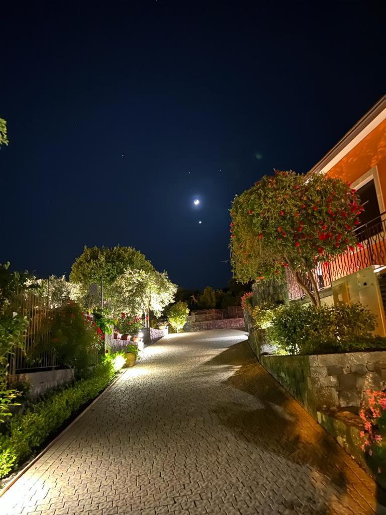 La Casa Dell'Alloro Zafferana Etnea Exteriör bild