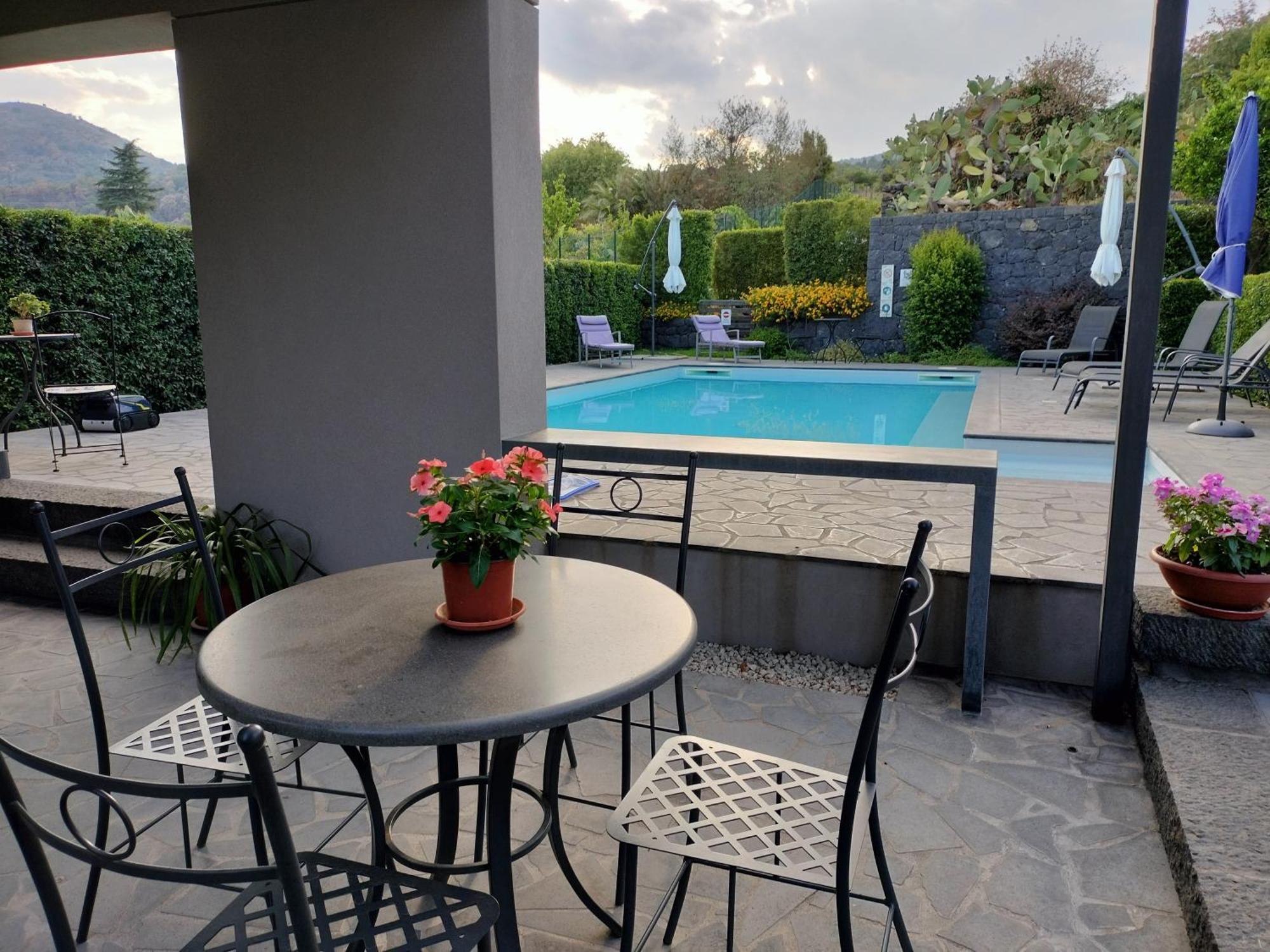 La Casa Dell'Alloro Zafferana Etnea Exteriör bild